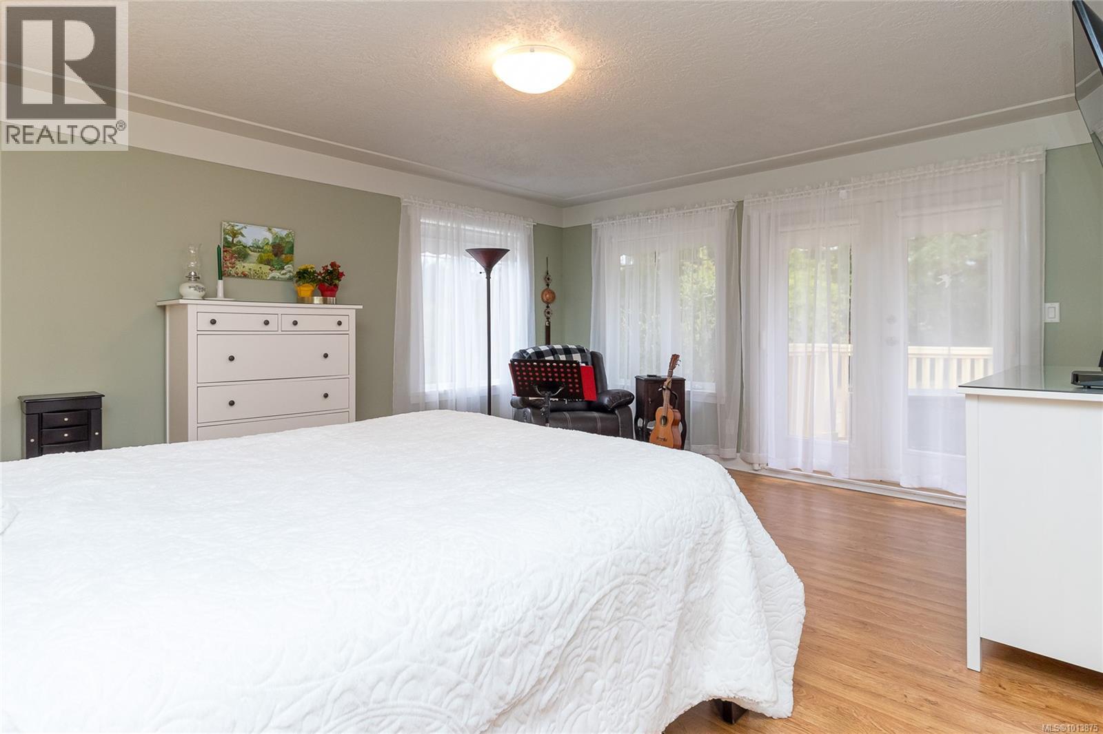  1896 Martin Place, Duncan