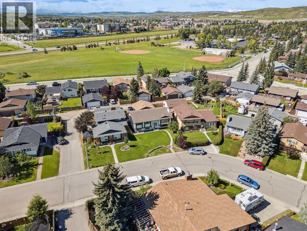 14 Glenhill Crescent, Cochrane