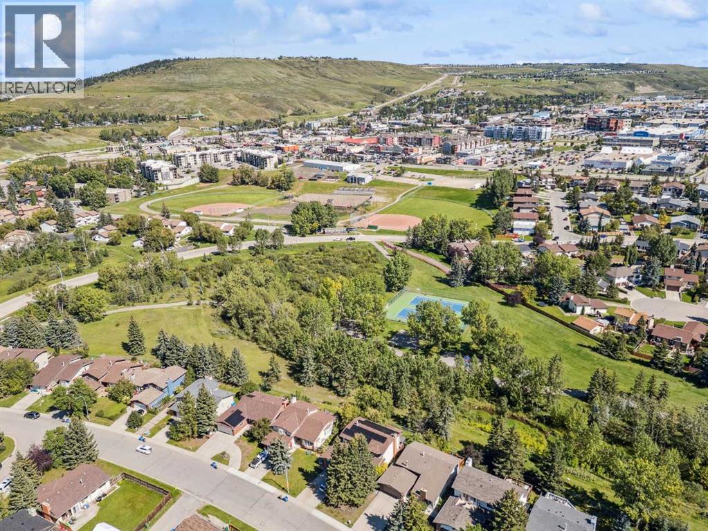 14 Glenhill Crescent, Cochrane