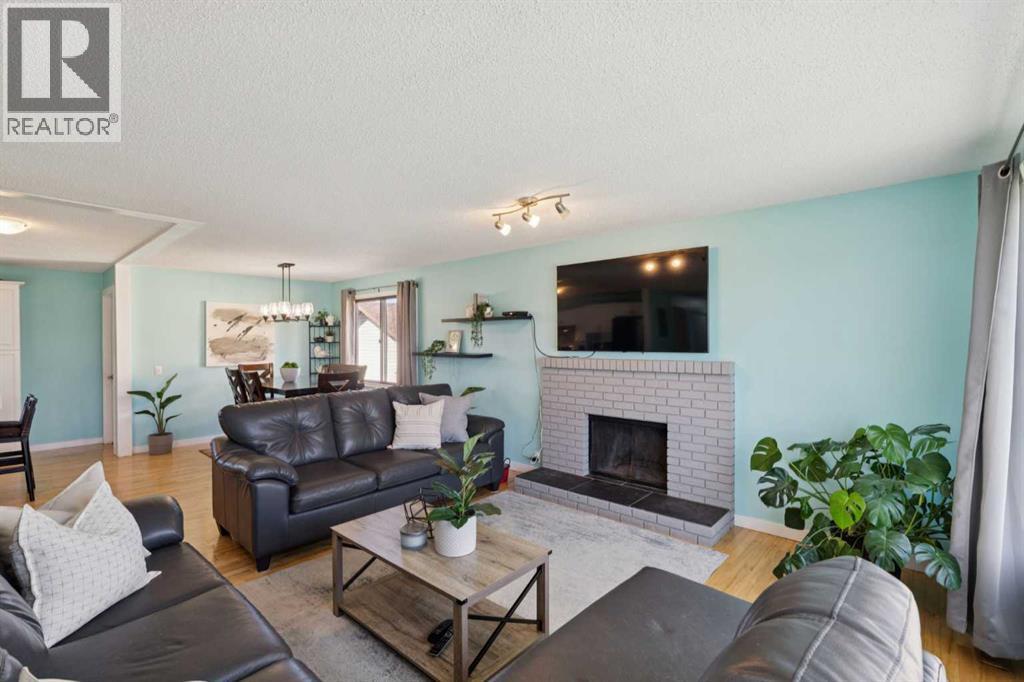 14 Glenhill Crescent, Cochrane