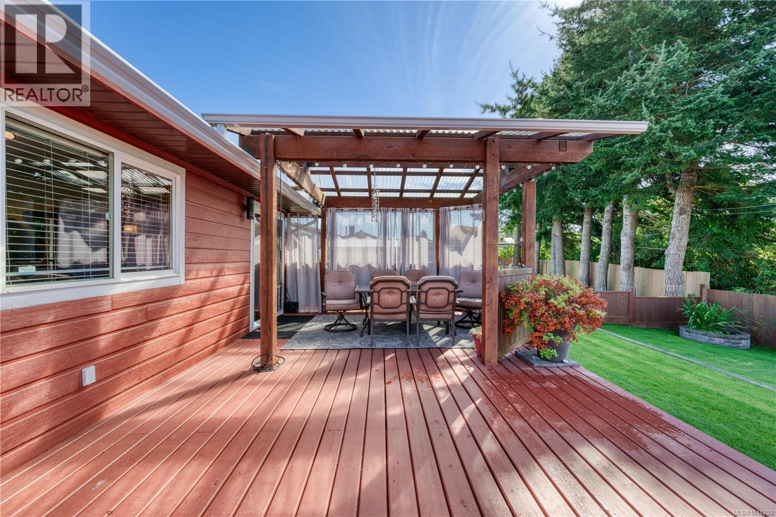 1875 Broughton Blvd, Port McNeill
