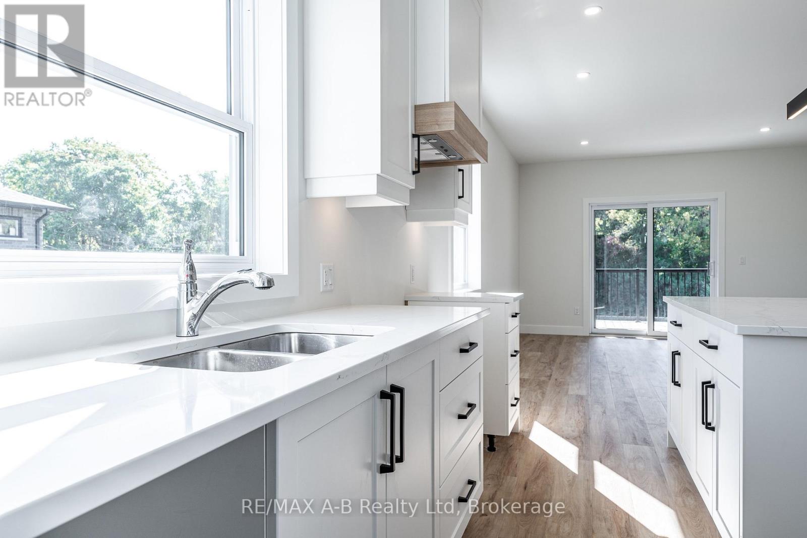 144 HOOPER STREET - 13