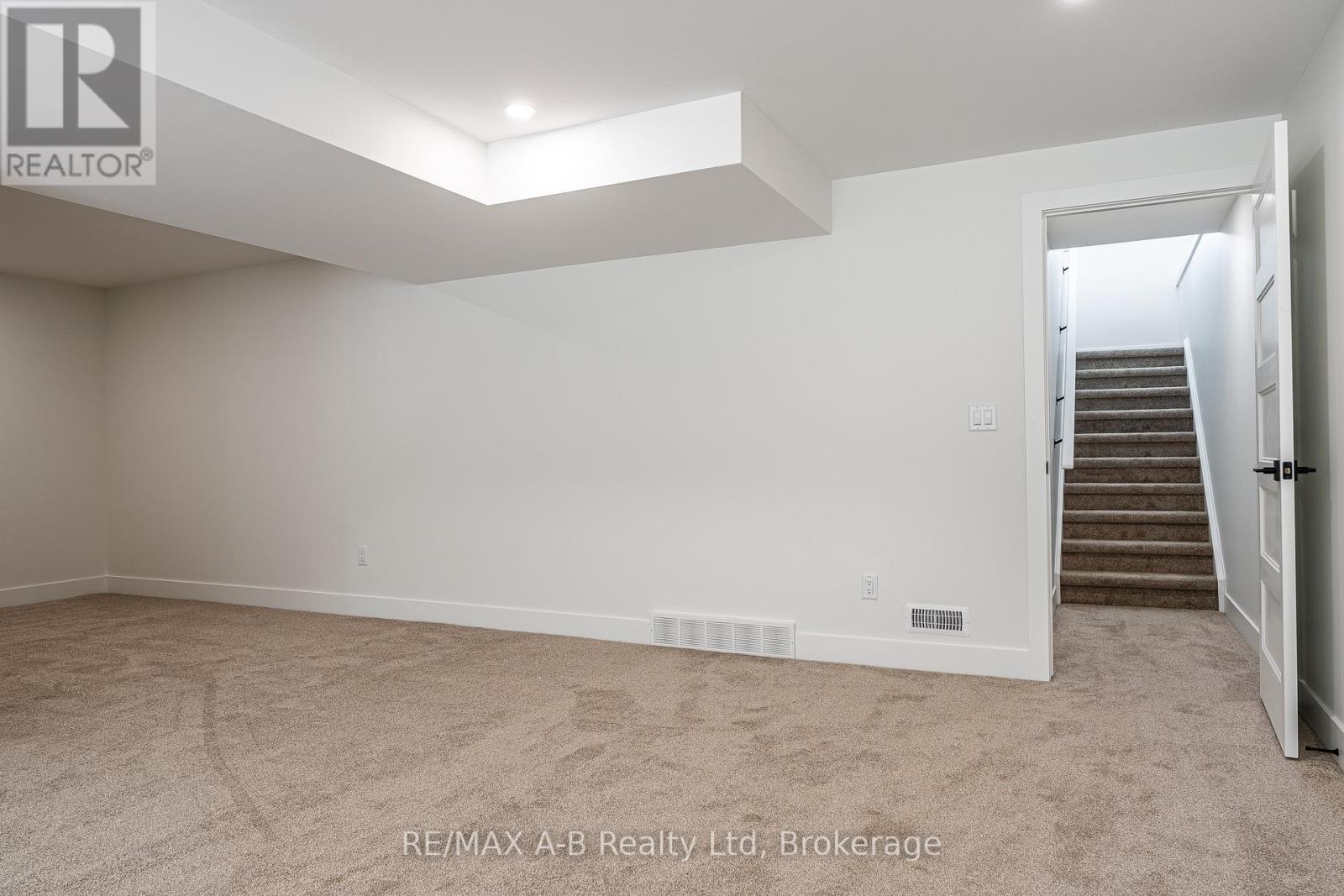 144 HOOPER STREET — photo 29