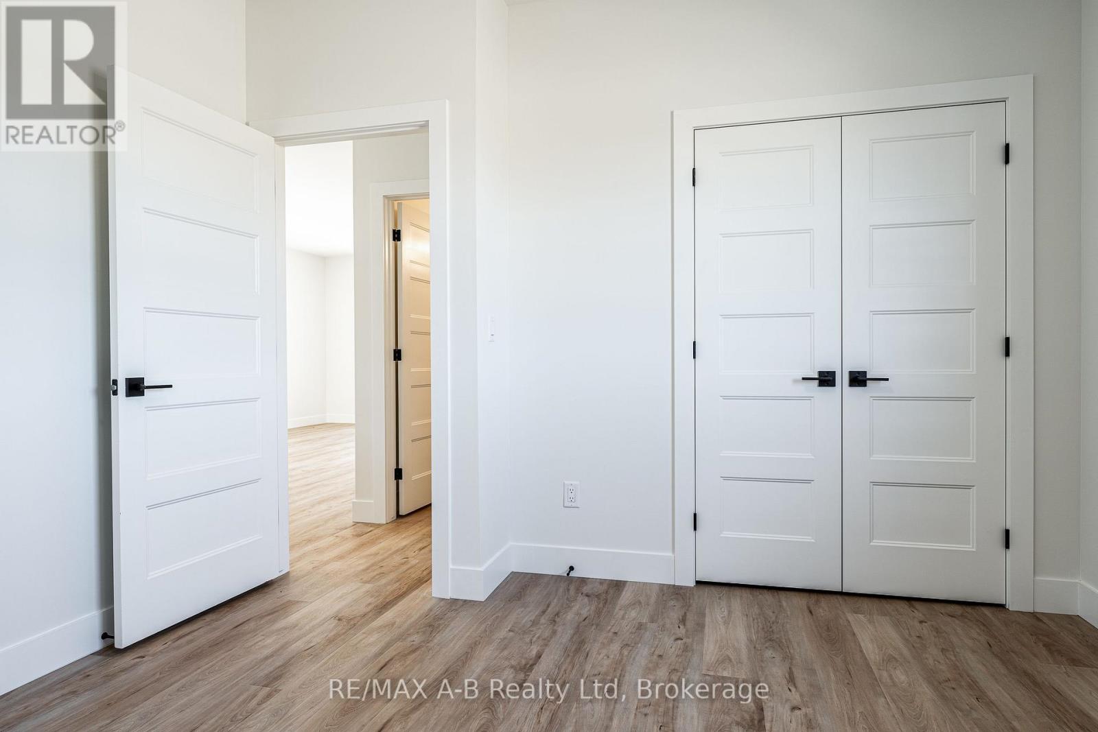 144 HOOPER STREET — photo 27