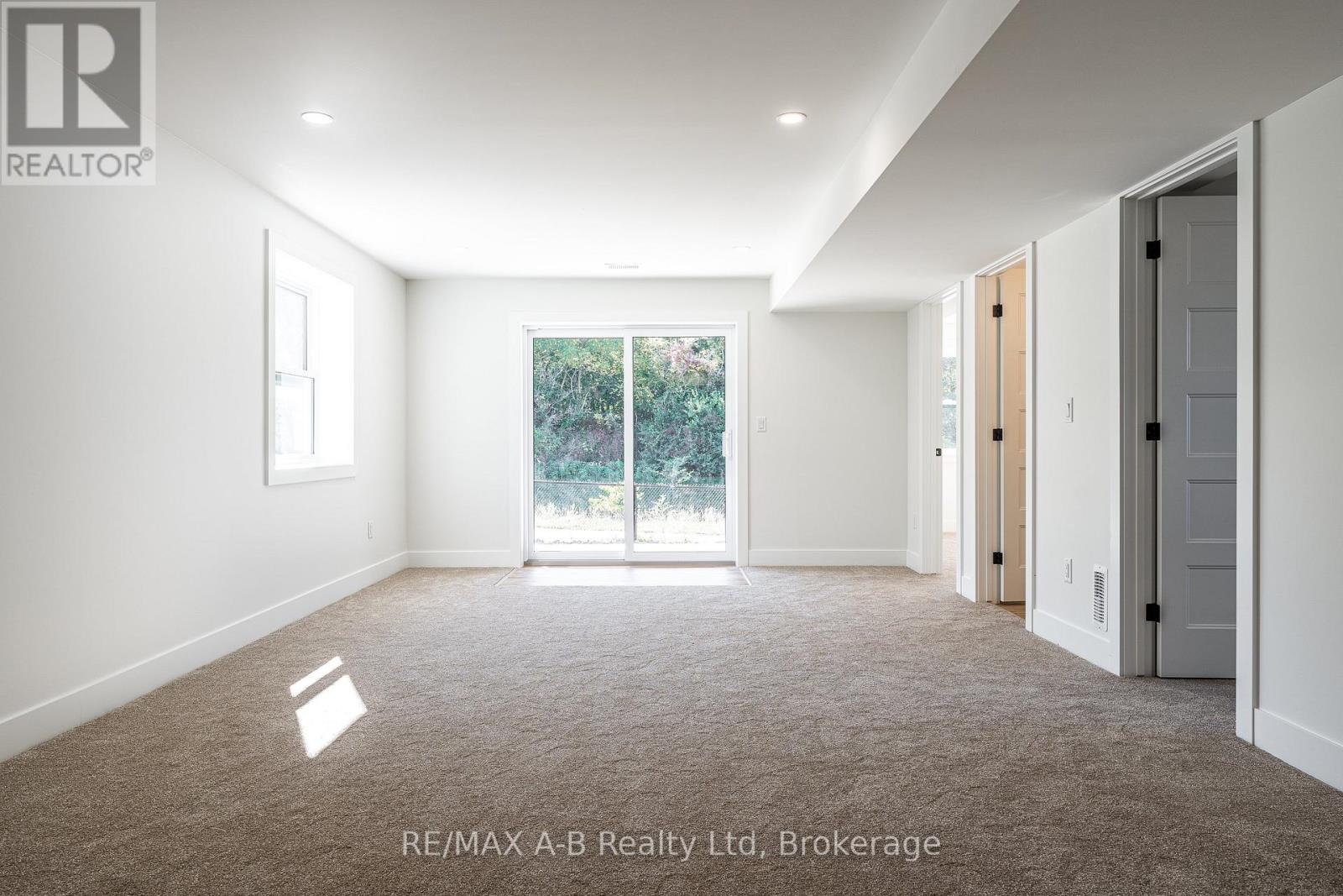 144 HOOPER STREET — photo 31