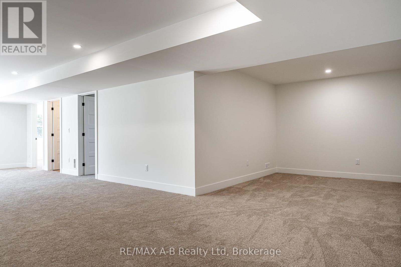 144 HOOPER STREET — photo 30