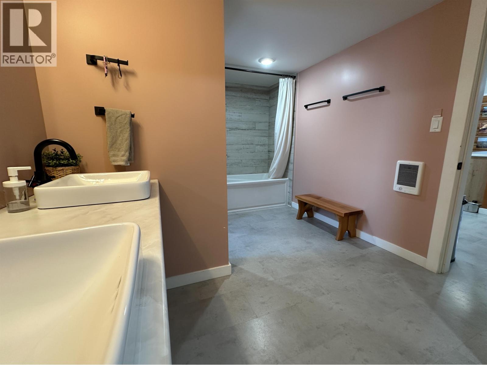 15053 NICKOL ROAD, Vanderhoof