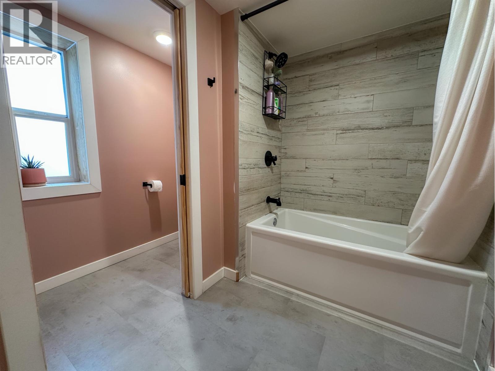 15053 NICKOL ROAD, Vanderhoof
