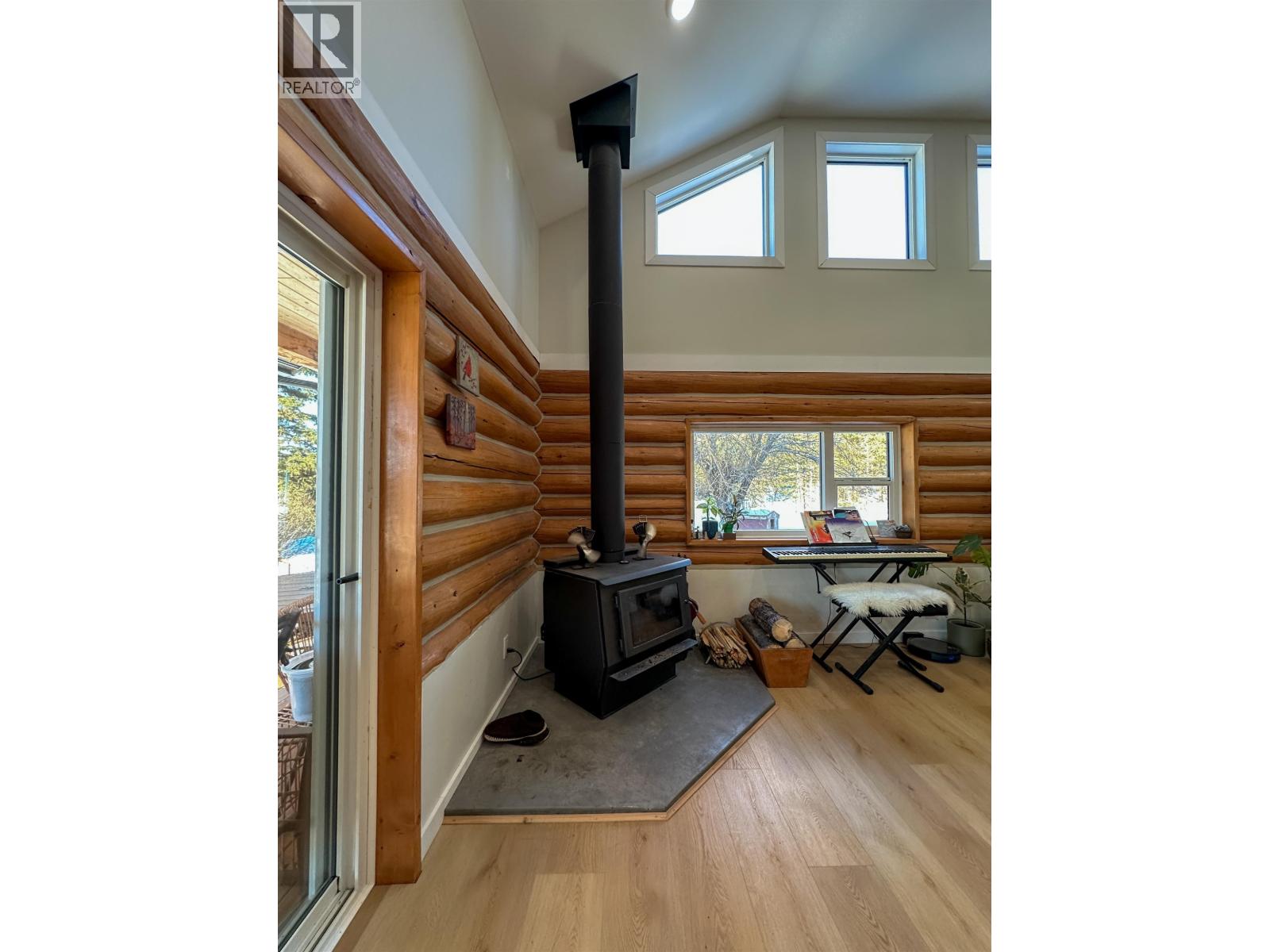 15053 NICKOL ROAD, Vanderhoof