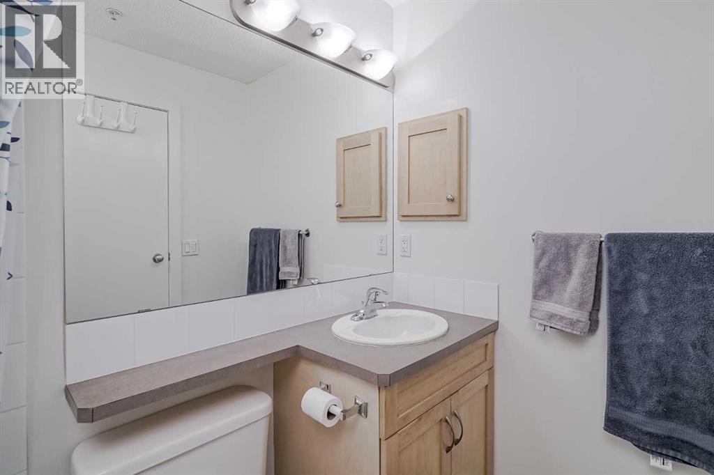 Single Family House for Sale in    Avenue NE Renfrew Calgary 