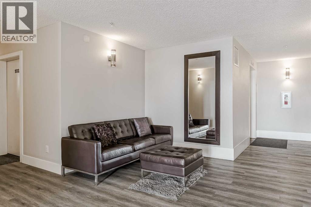 Single Family House for Sale in    Avenue NE Renfrew Calgary 