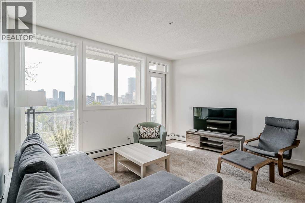Single Family House for Sale in    Avenue NE Renfrew Calgary 