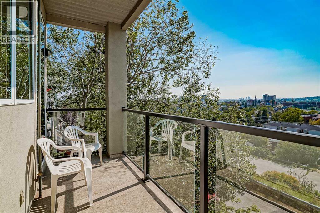 Single Family House for Sale in    Avenue NE Renfrew Calgary 