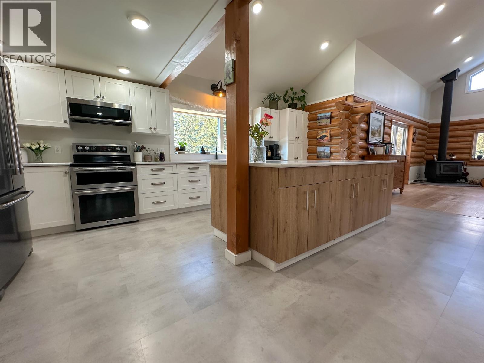 15053 NICKOL ROAD, Vanderhoof