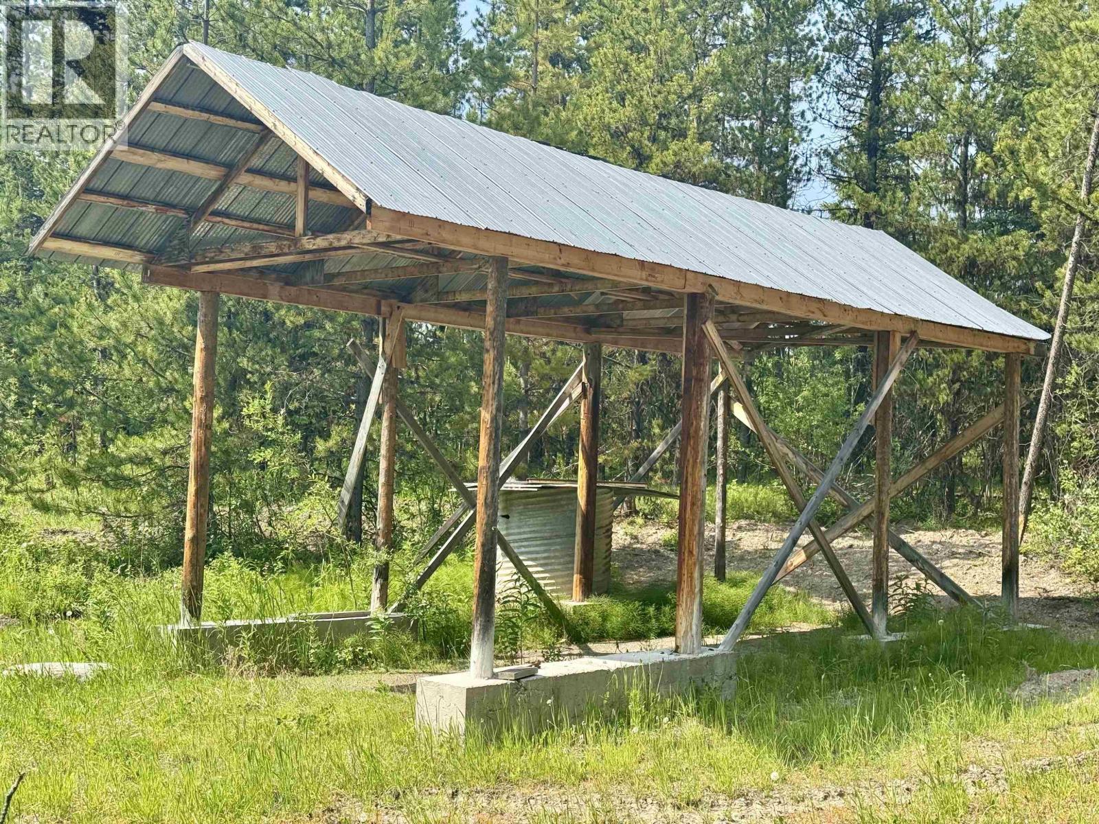 15053 NICKOL ROAD, Vanderhoof