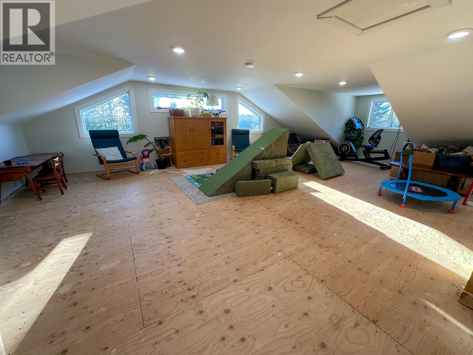 15053 NICKOL ROAD, Vanderhoof