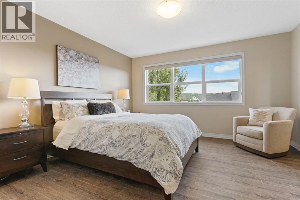 33 Sundown Grove, Cochrane