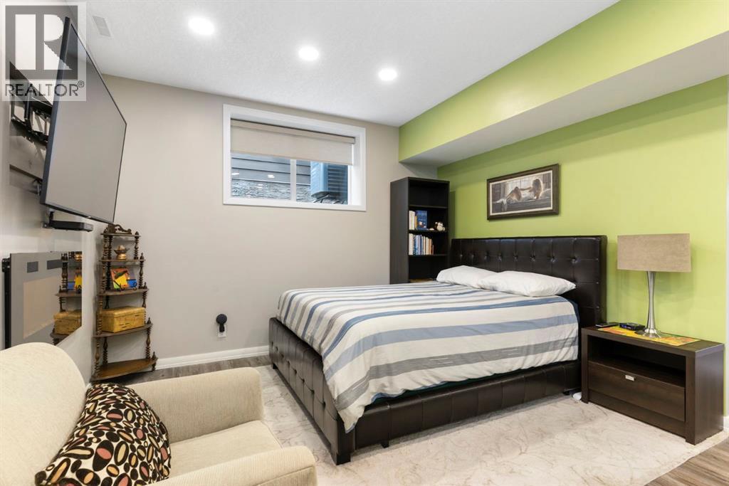 33 Sundown Grove, Cochrane