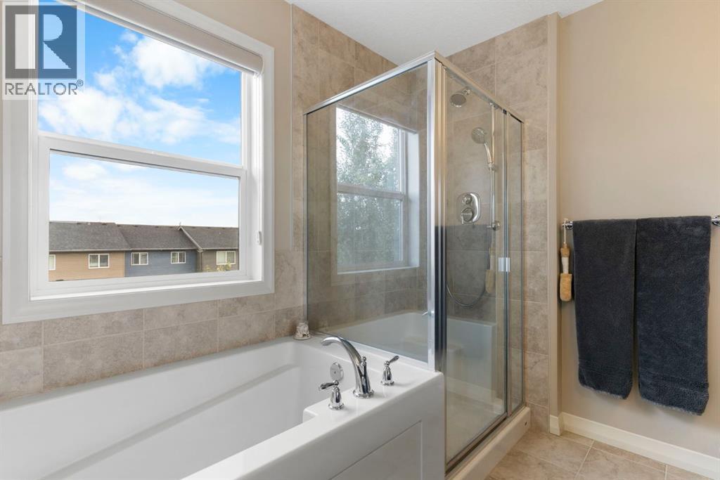 33 Sundown Grove, Cochrane