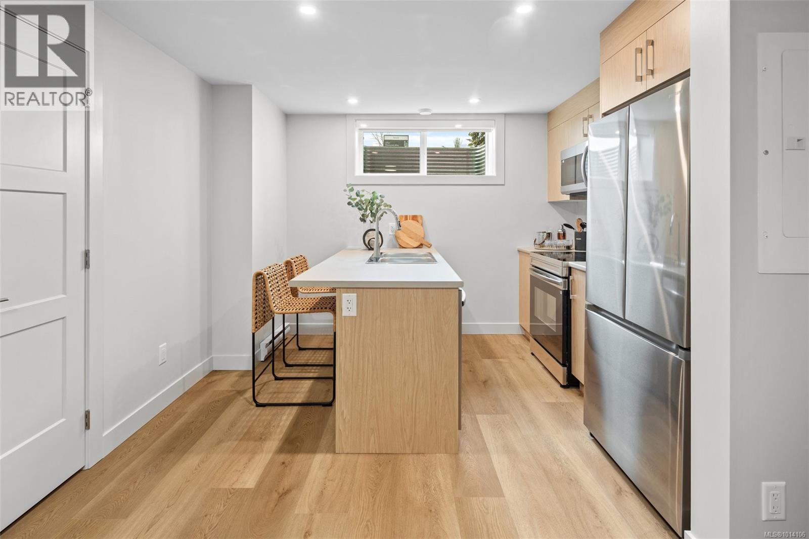 3731 Producers Way, Colwood