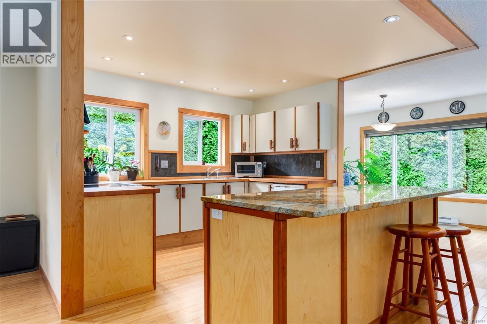 2897 Fuller Lake Rd, Chemainus