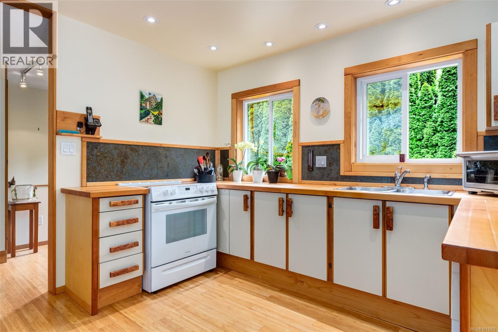 2897 Fuller Lake Rd, Chemainus