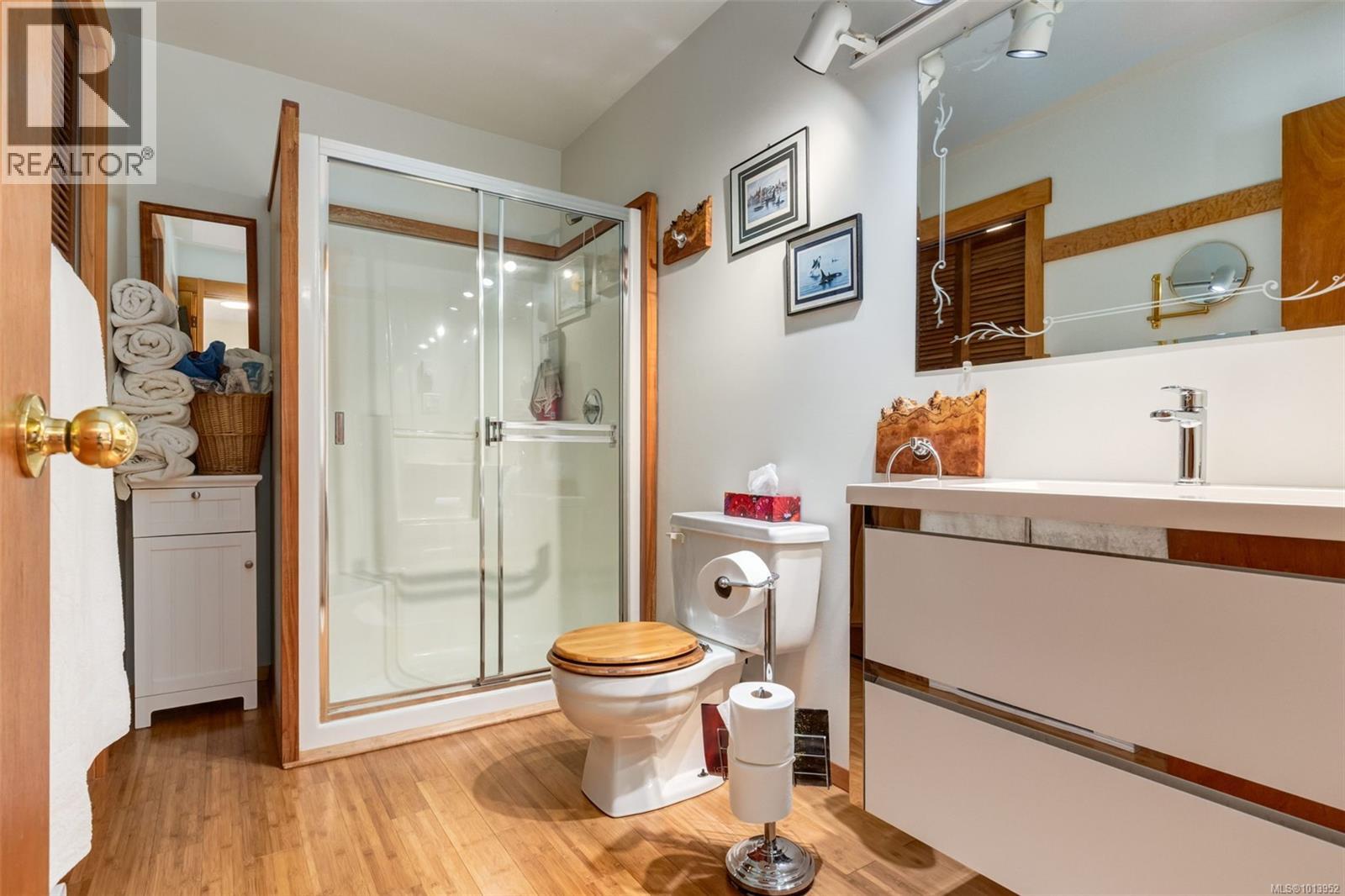 2897 Fuller Lake Rd, Chemainus
