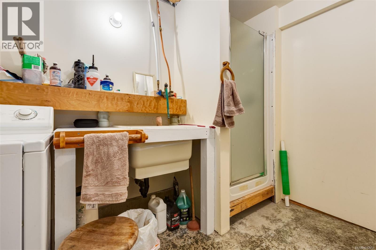 2897 Fuller Lake Rd, Chemainus
