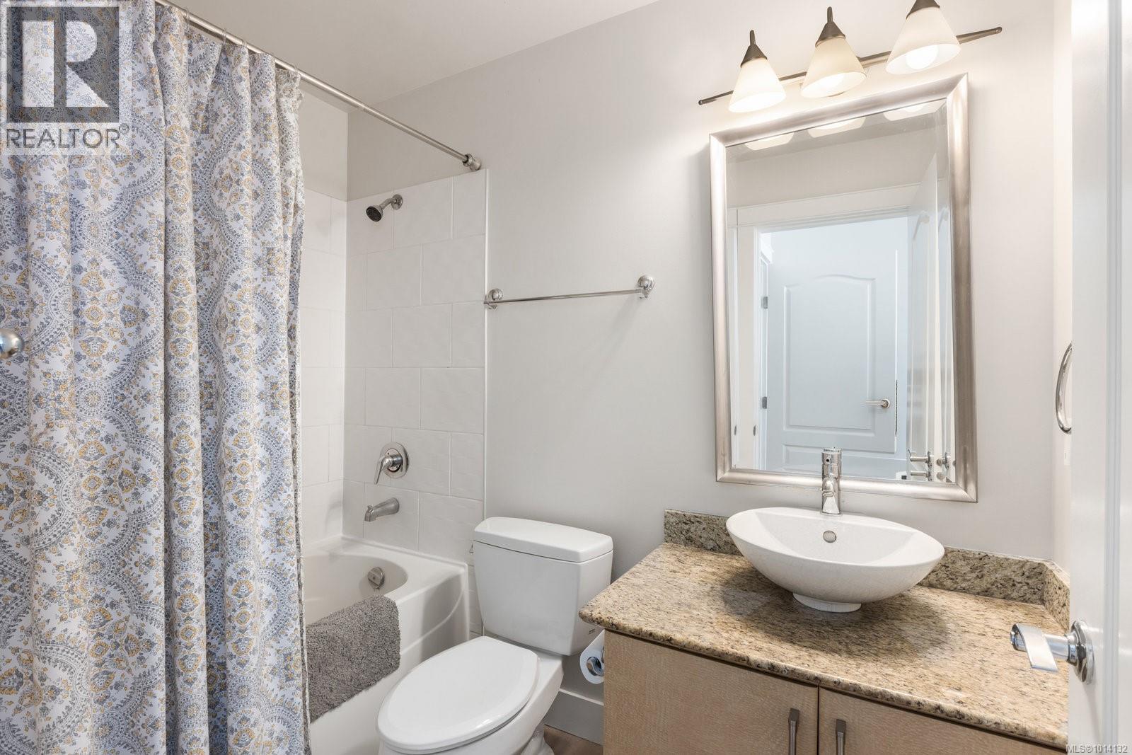 1008 845 Yates Street, Victoria