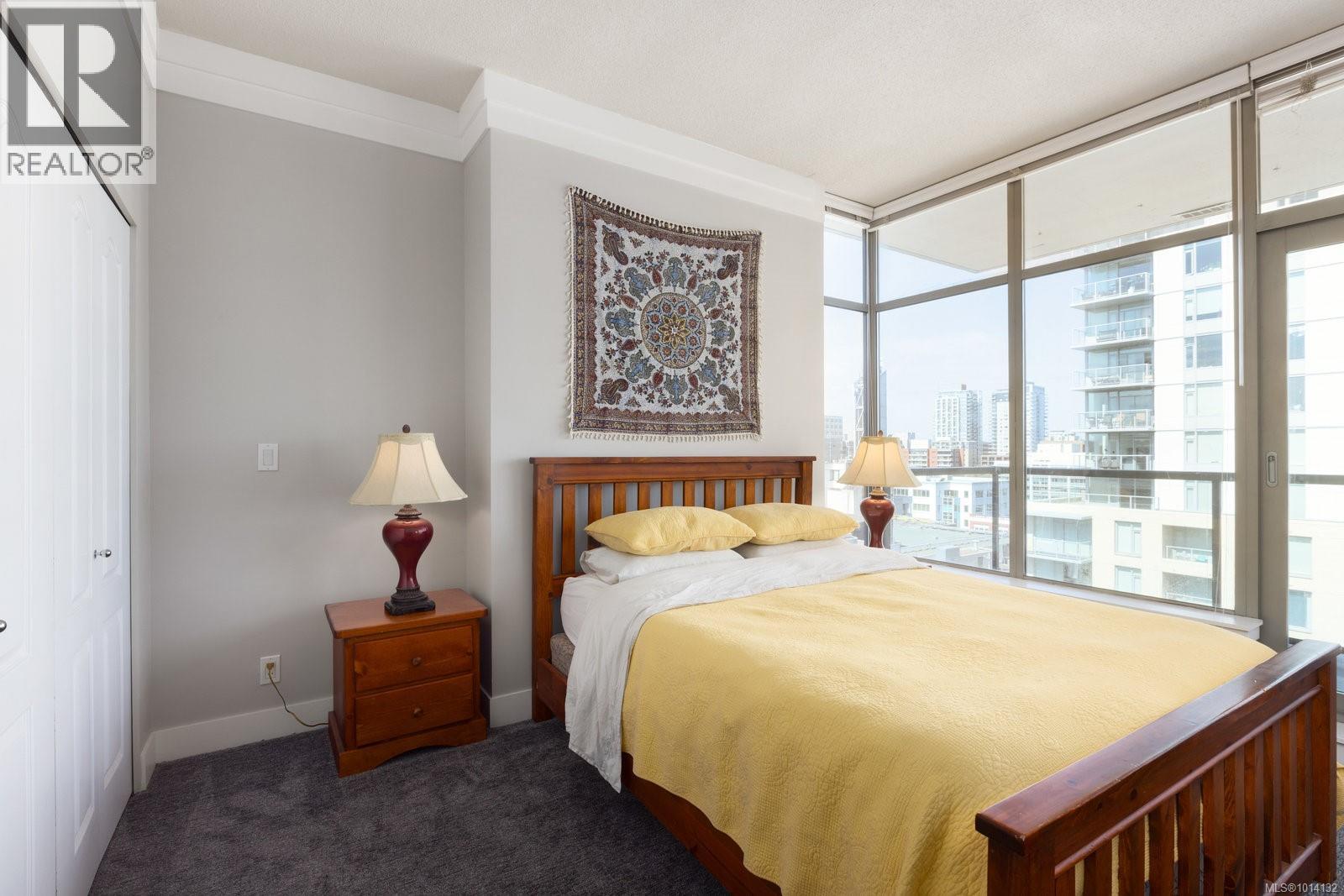 1008 845 Yates Street, Victoria