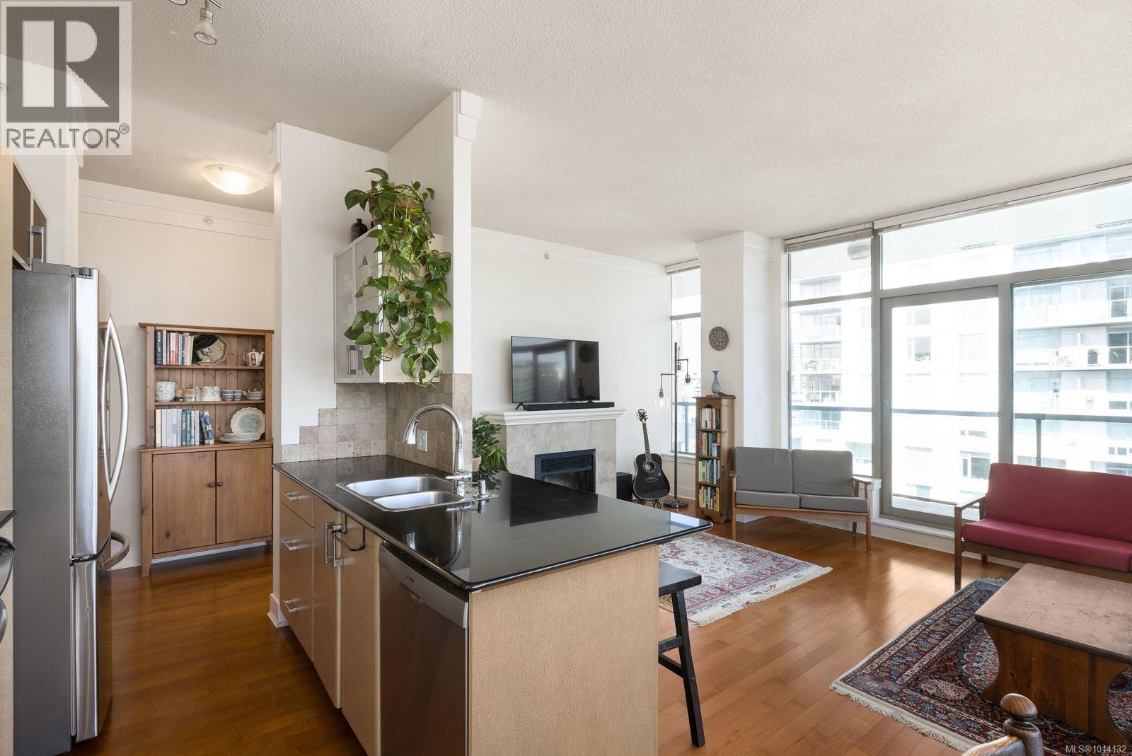 1008 845 Yates Street, Victoria