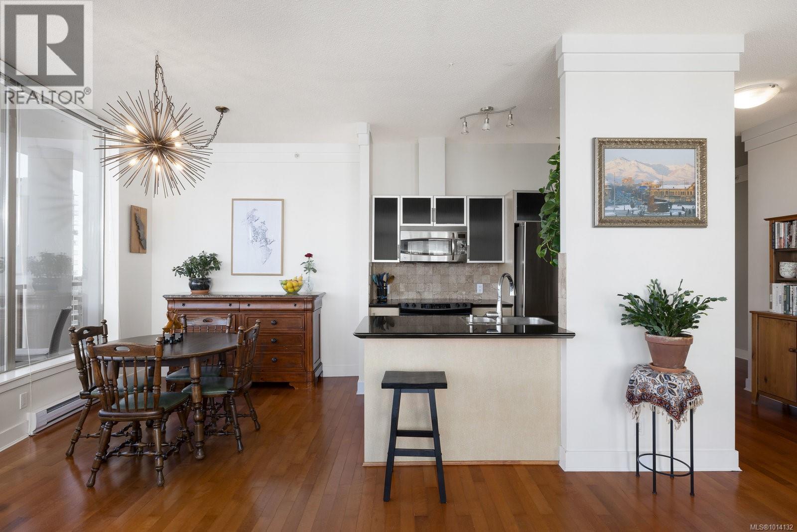 1008 845 Yates Street, Victoria