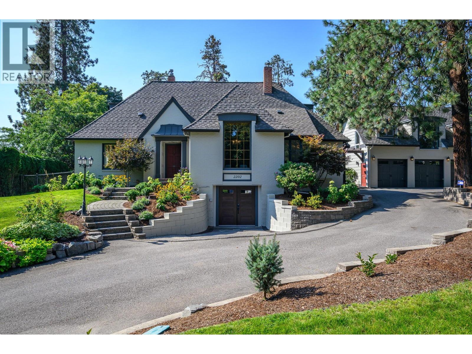 2202 26 Street - 2