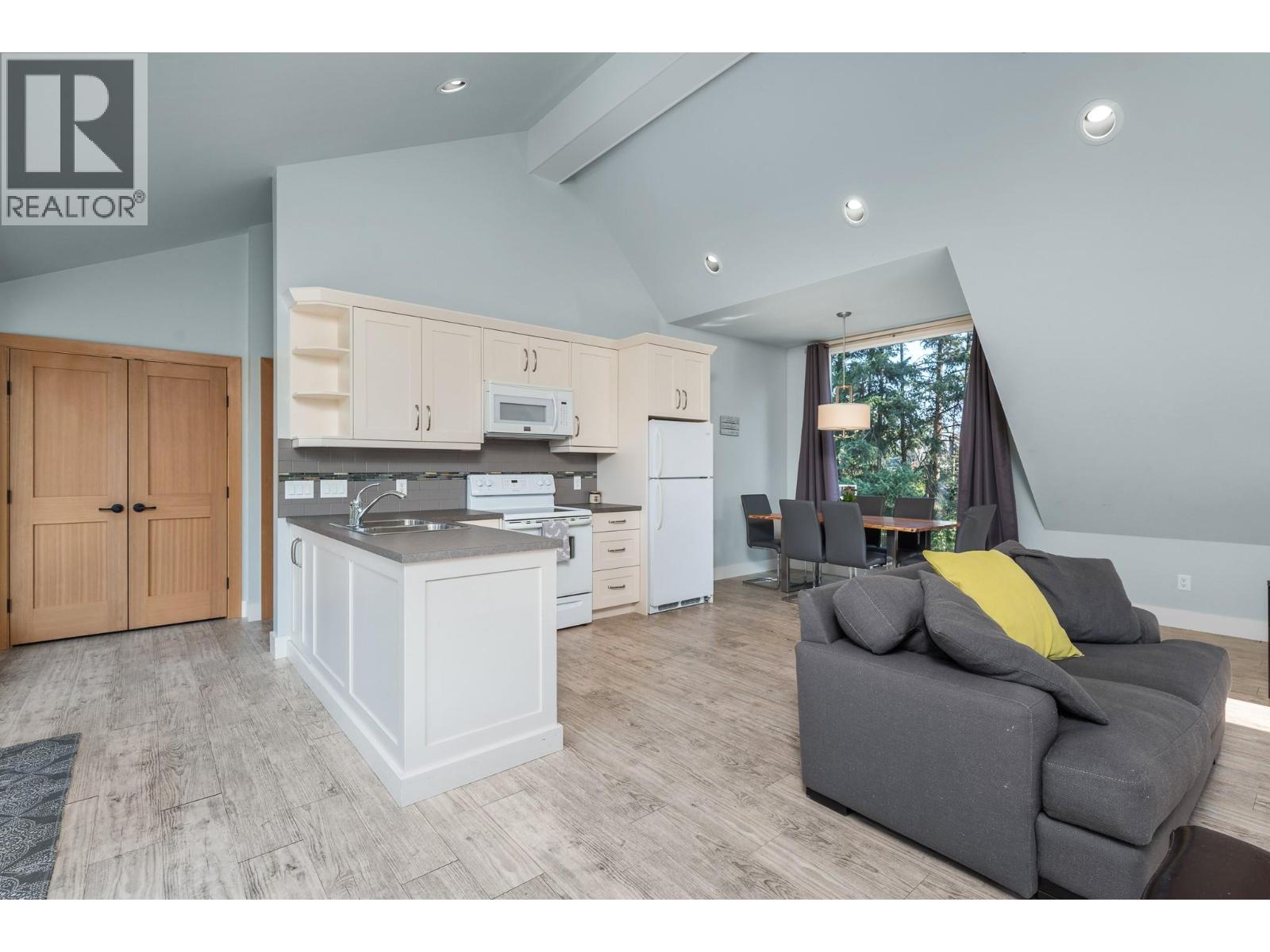 2202 26 Street - 46