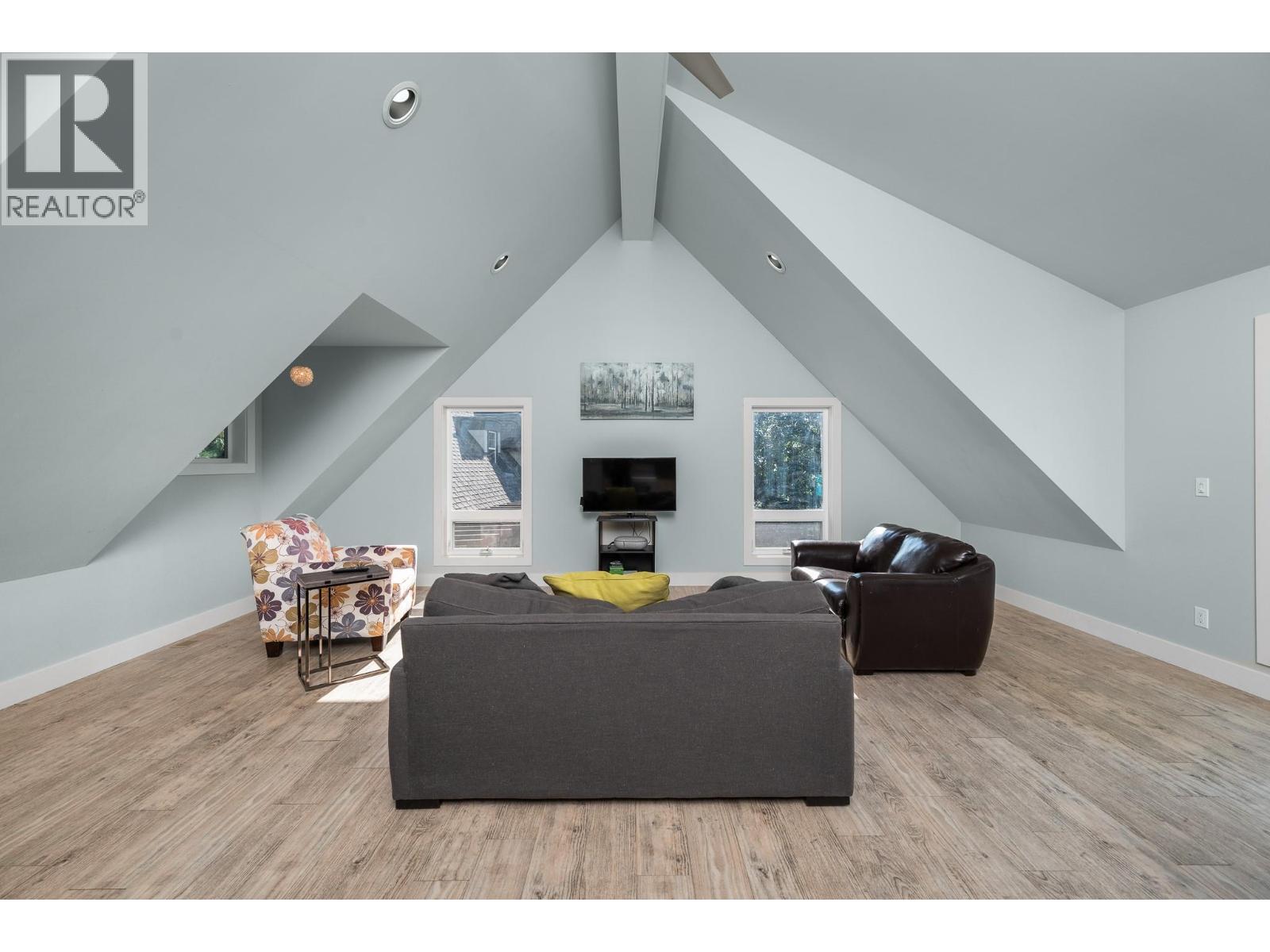 2202 26 Street - 50