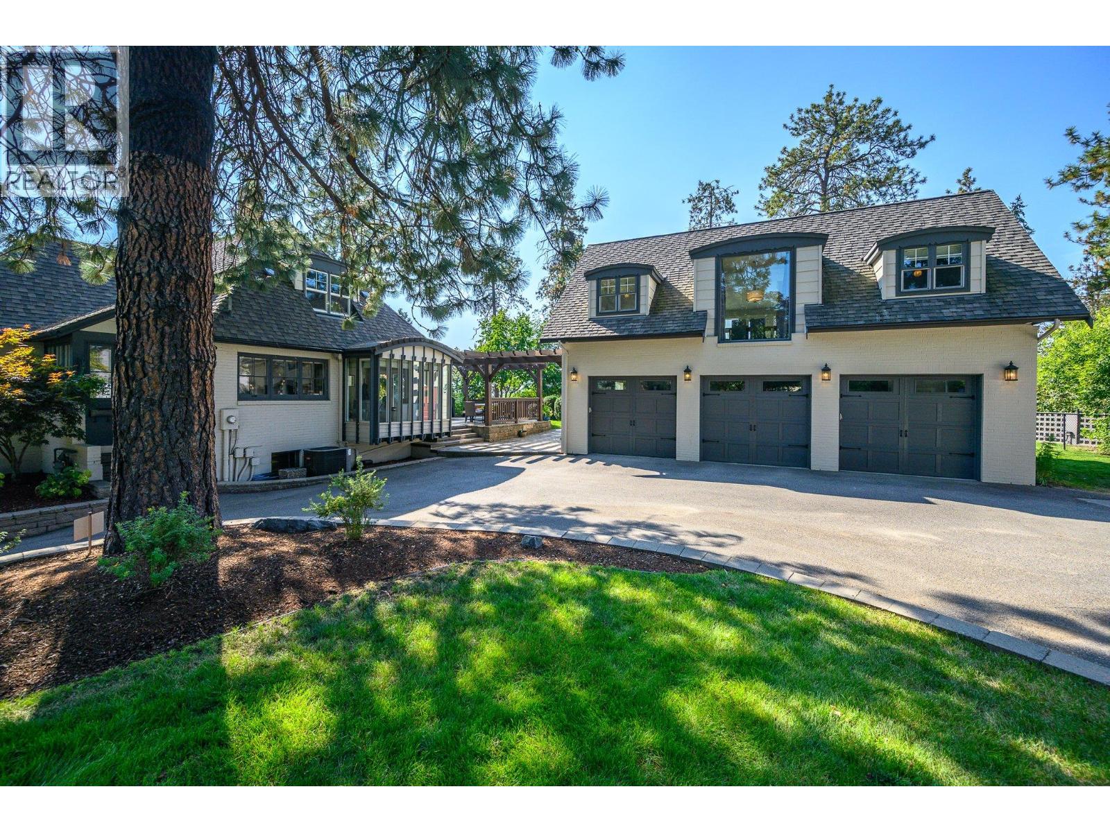 2202 26 Street - 60