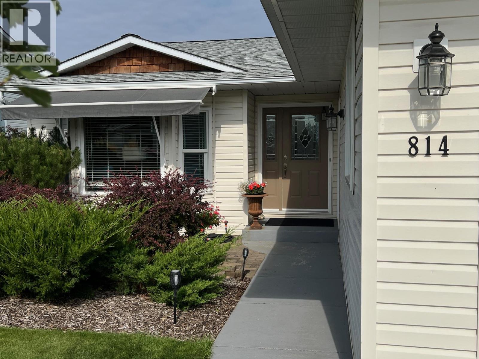  814 8 Avenue, Vernon