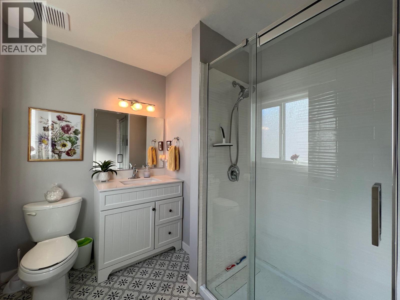 814 8 Avenue, Vernon