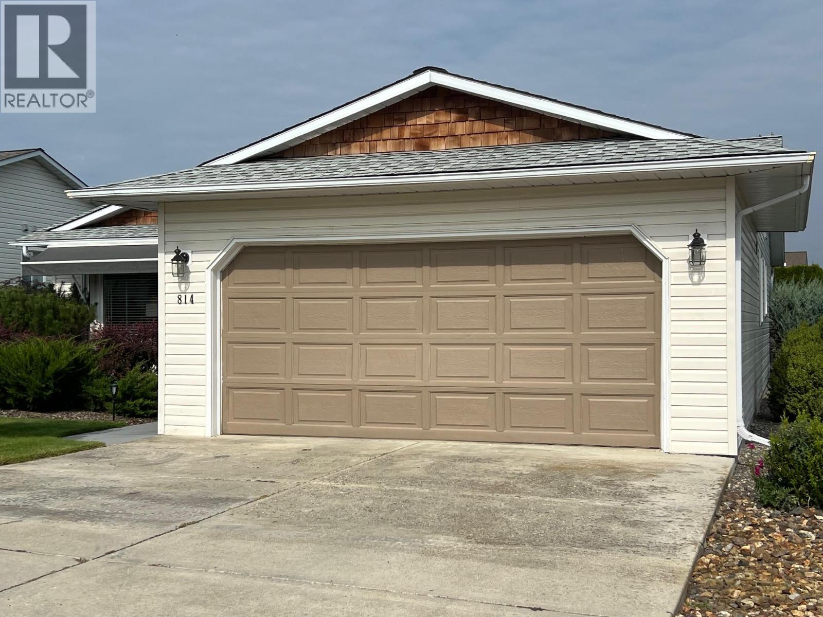 814 8 Avenue, Vernon