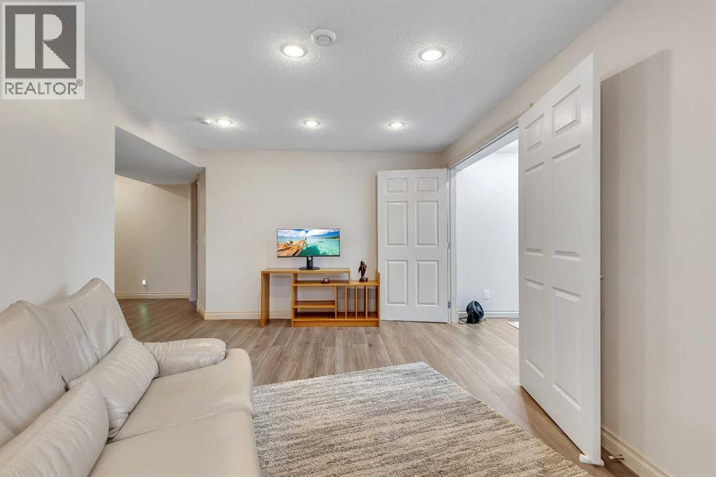 Single Family House for Sale in  Harvest Grove Close NE Harvest Hills Calgary 