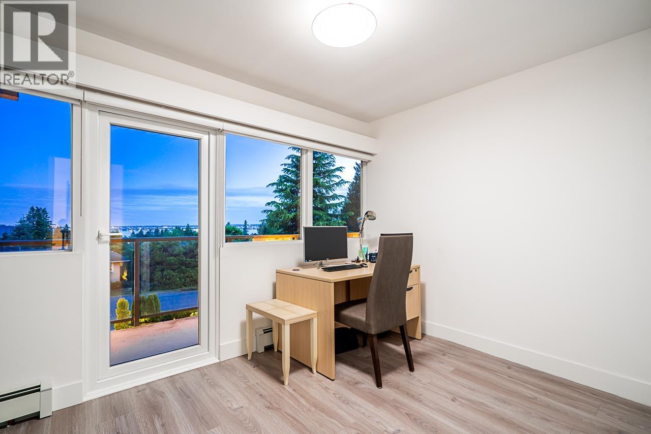 1555 LAWSON AVENUE, West Vancouver