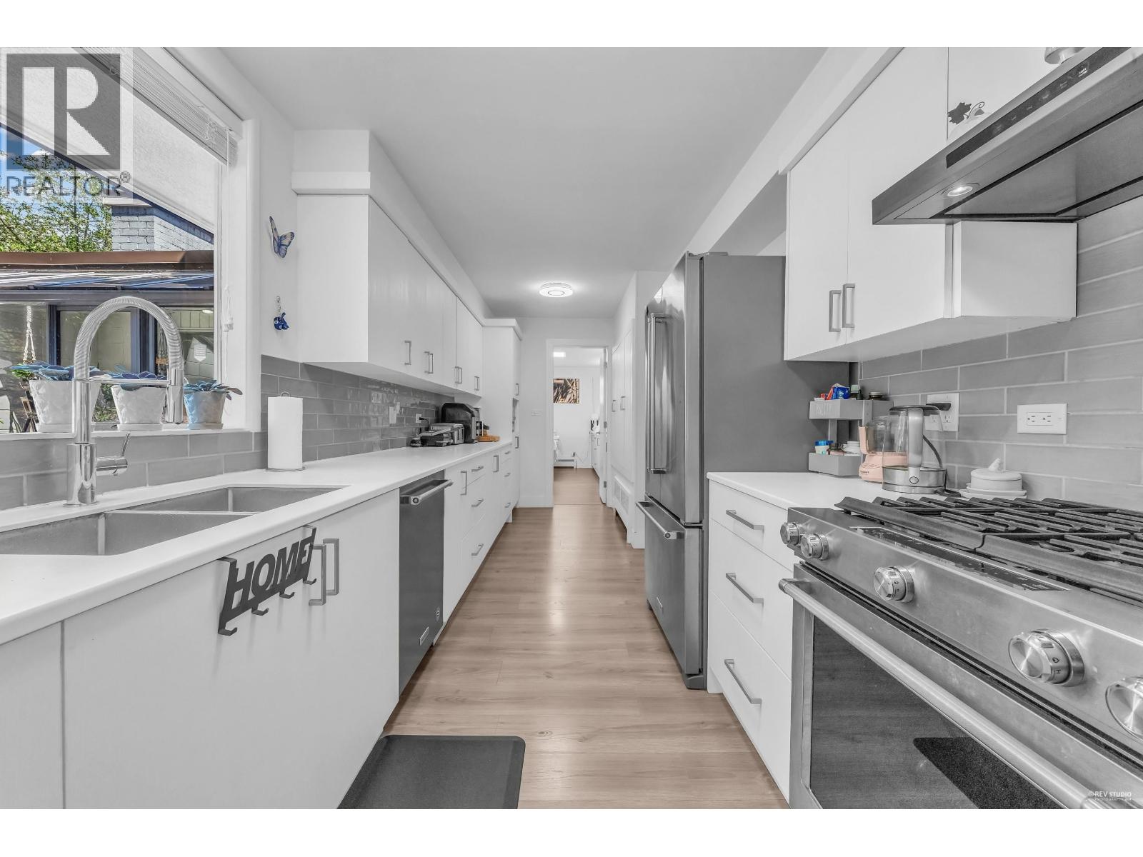 1555 LAWSON AVENUE, West Vancouver