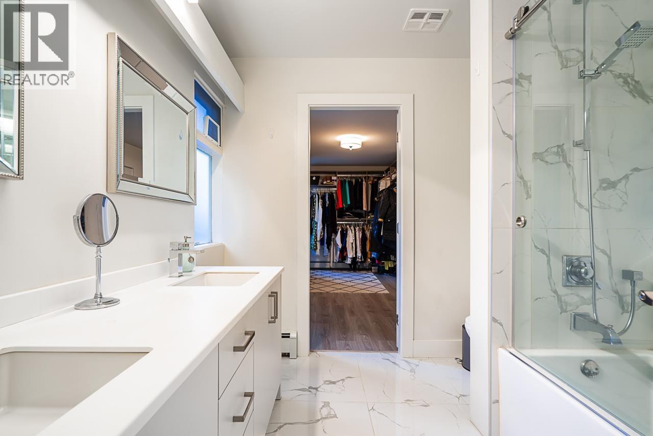 1555 LAWSON AVENUE, West Vancouver