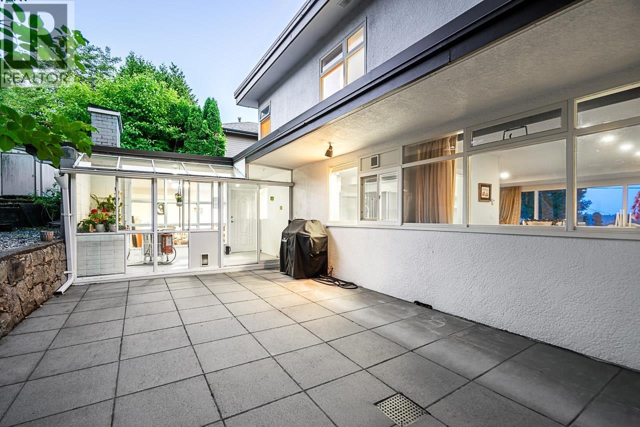 1555 LAWSON AVENUE, West Vancouver
