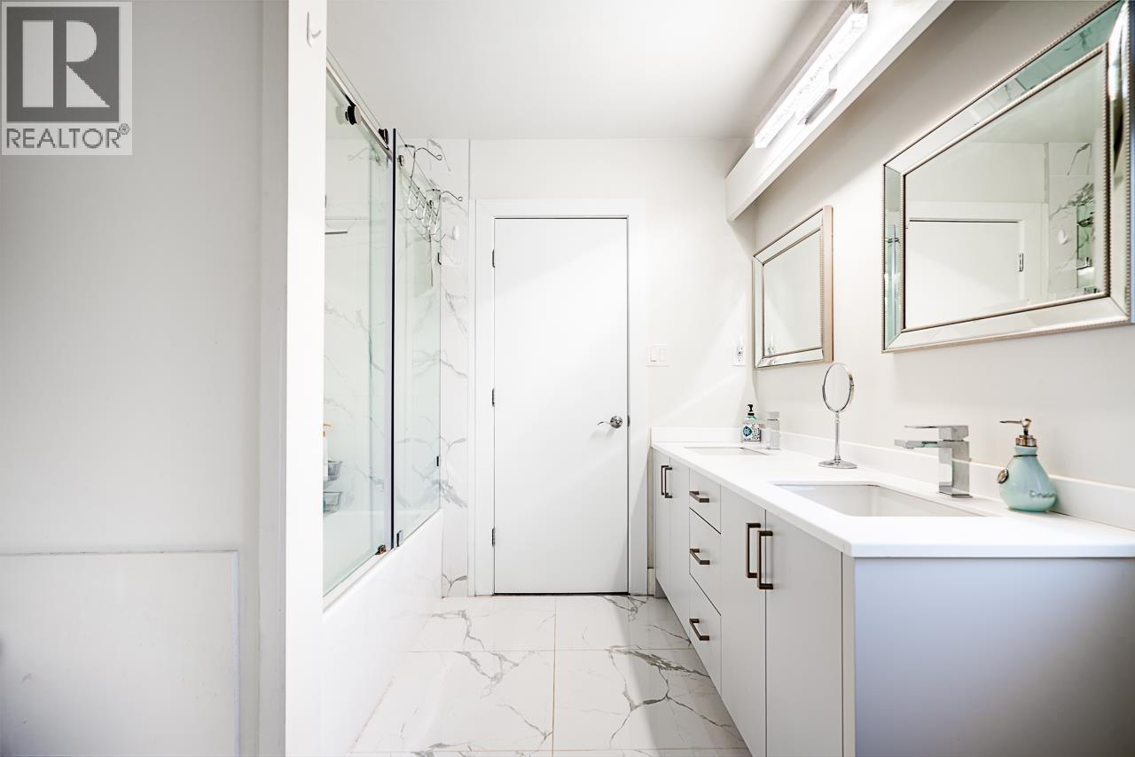 1555 LAWSON AVENUE, West Vancouver