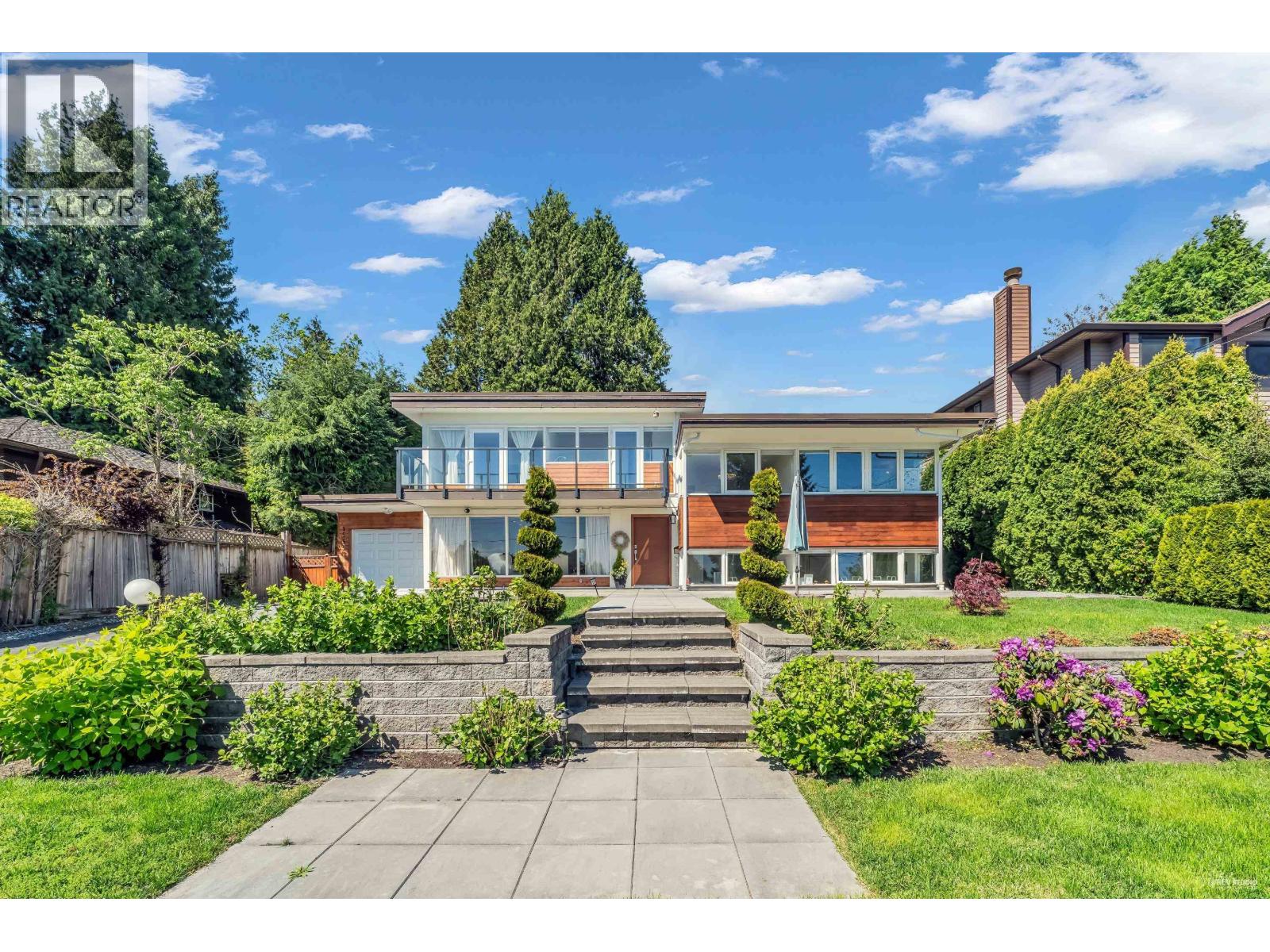 1555 LAWSON AVENUE, West Vancouver