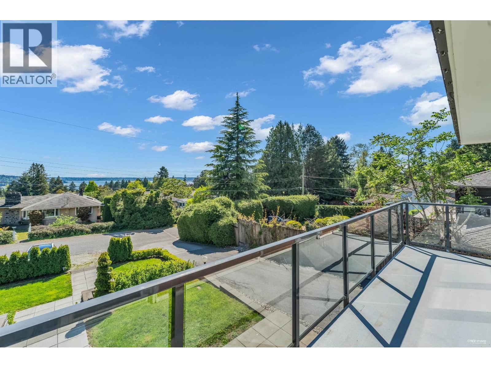 1555 LAWSON AVENUE, West Vancouver