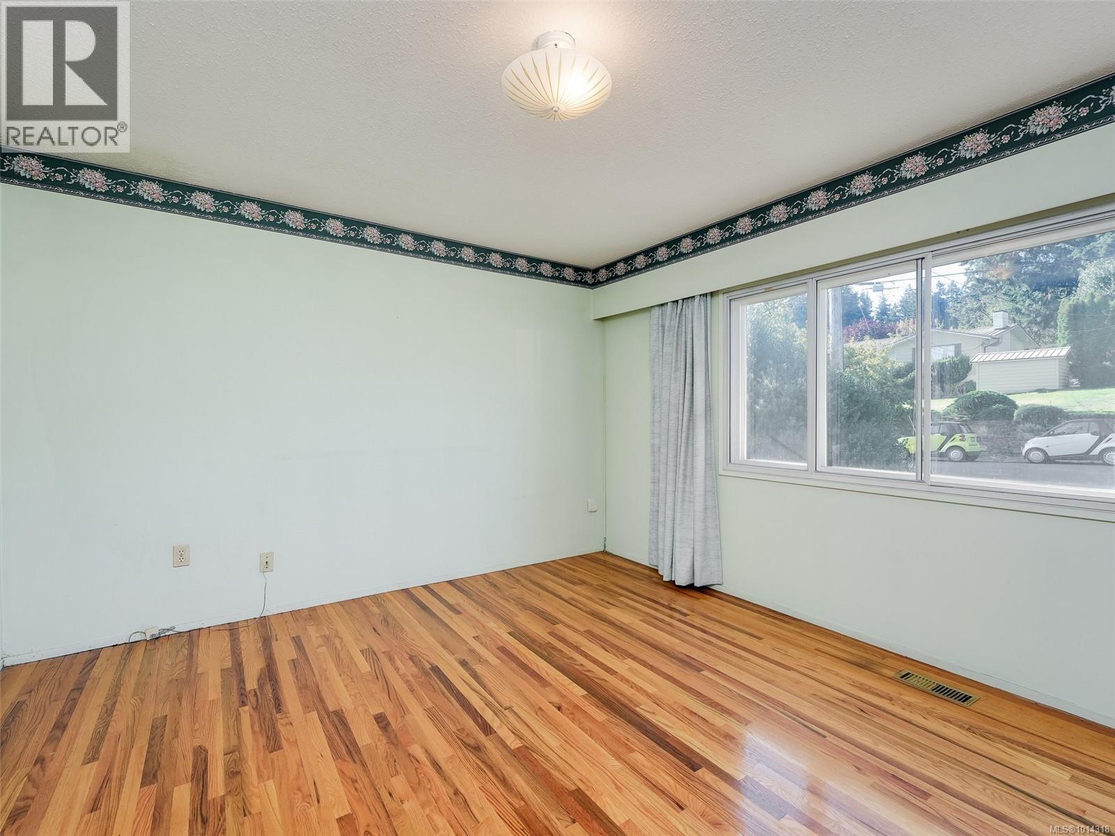 412 Gamble Pl, Colwood