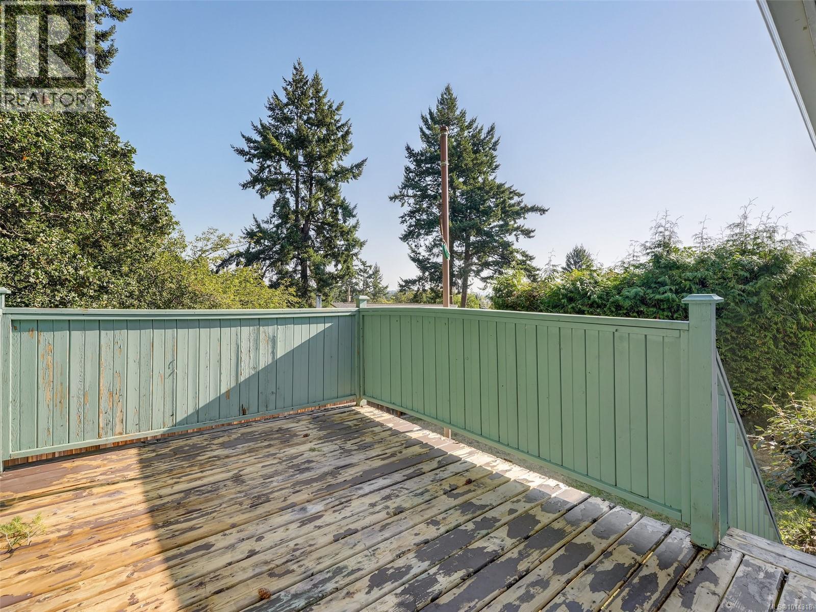 412 Gamble Pl, Colwood