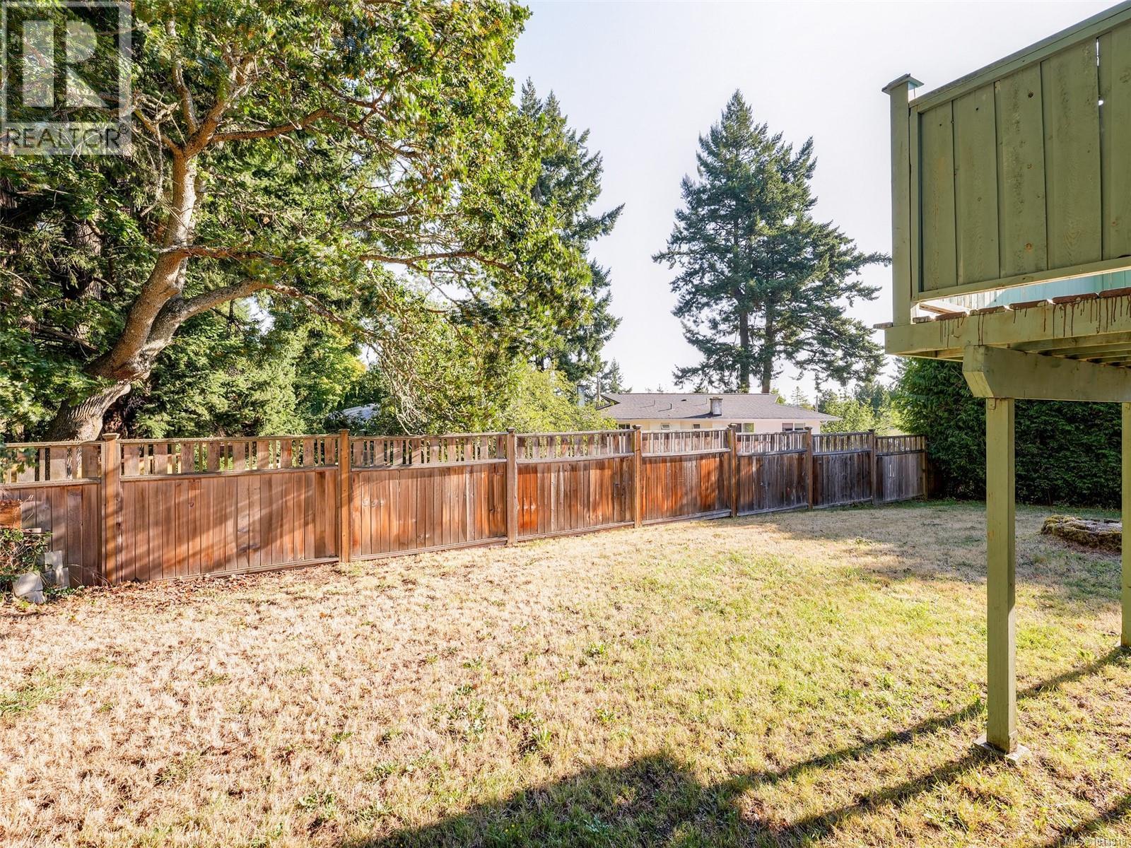 412 Gamble Pl, Colwood